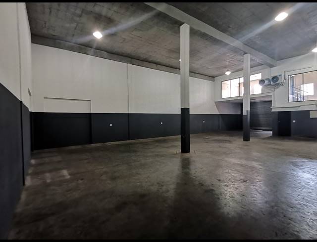 342M² WAREHOUSE TO LET IN POMONA